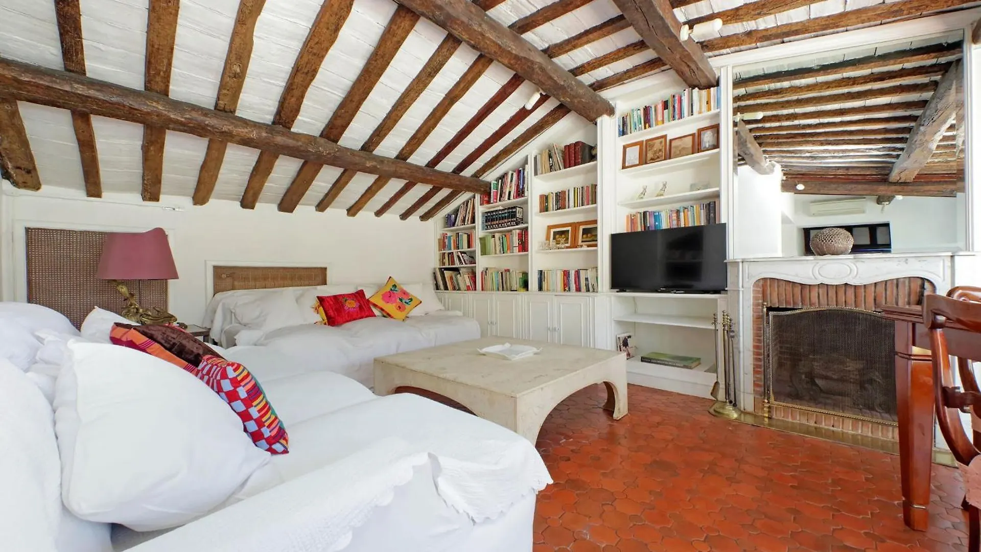 Magical Navona Duplex With Terrace By Halldis Rome